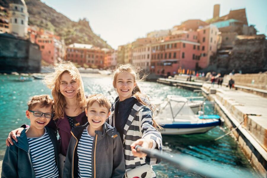Milan: Cinque Terre Full-Day Guided Trip With Cruise - Monterosso al Mare for Food, Shops, and the Beach