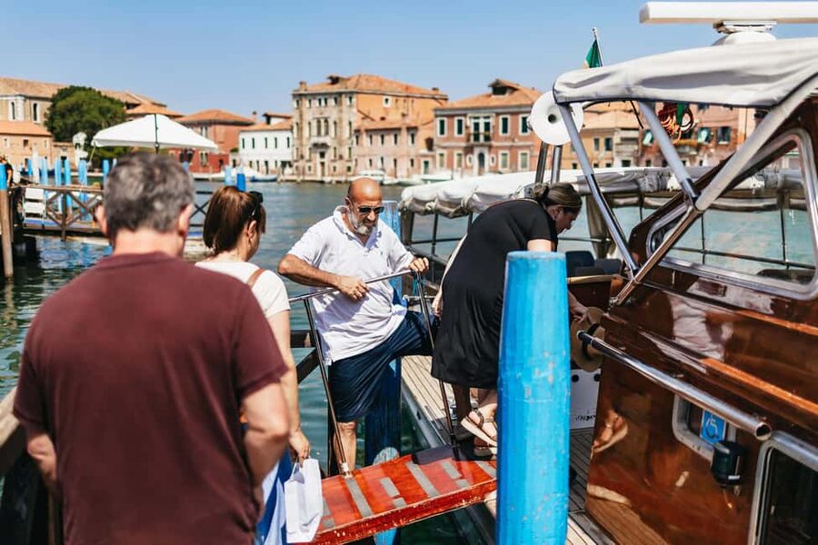 Murano & Burano Guided Tour by Private Boat with Glassmaking - Key points at a glance