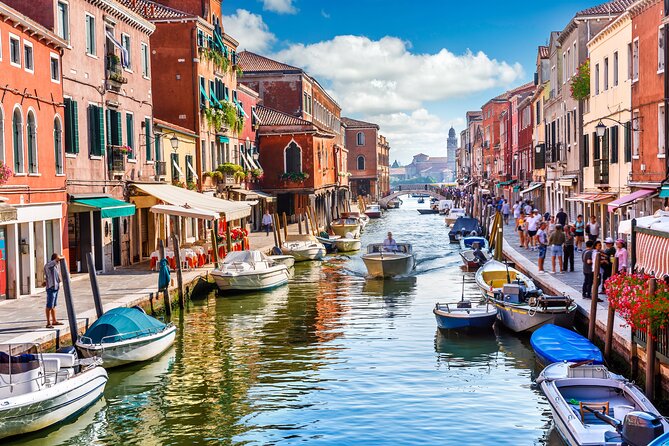 Murano & Burano Islands Guided Small-Group Tour by Private Boat - Burano: lace, canals, and houses made for photographs