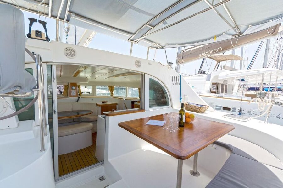 Mykonos: Catamaran Cruise With Meal and Drinks - Shared cruise or private catamaran?