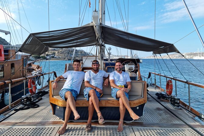 Mykonos Sail Cruise to Rhenia, Guided Tour of Delos, Lunch&Drinks - Why this six-hour cruise works so well