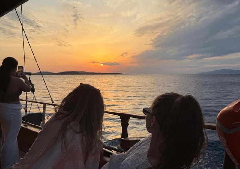 Mykonos: Sunset Boat Cruise with Light Dinner & Drinks - Key points to know before booking