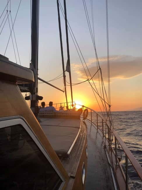 Mykonos: Sunset Boat Cruise with Light Dinner & Drinks - The crew and the feel on board
