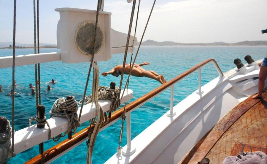 Mykonos: Sunset Party Boat Cruise with 1 Drink - Key points at a glance
