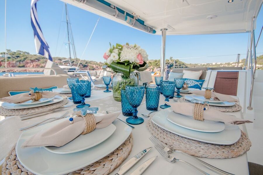Naxos: Catamaran Cruise with Lunch & Drinks - The crew makes the long day easier