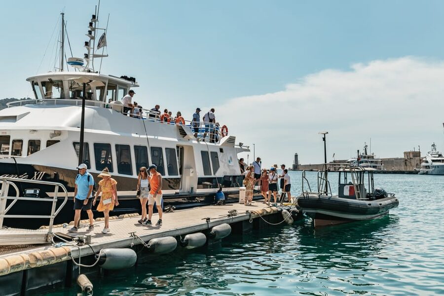 Nice: 1-Hour Sightseeing Cruise to Villefranche Bay - Returning through the Baie des Anges
