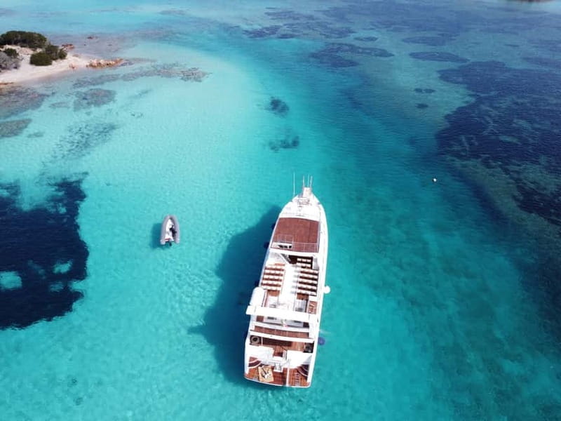 Palau: La Maddalena Archipelago Boat Tour with 4 Stops - Getting to the boat in Palau