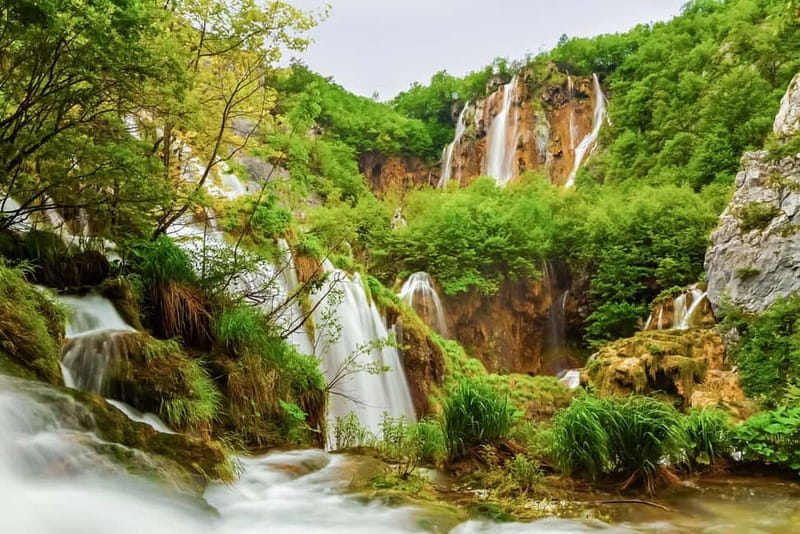 Plitvice Lakes: Guided Walking Tour with Bus and Boat Ride - Why Plitvice Lakes works so well with a guide