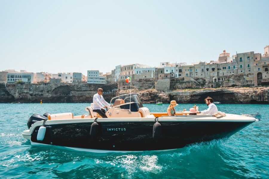 Polignano a Mare: Boat Cruise to Scenic Caves with Prosecco - The viewpoint and the long stop near Grotta Palazzese