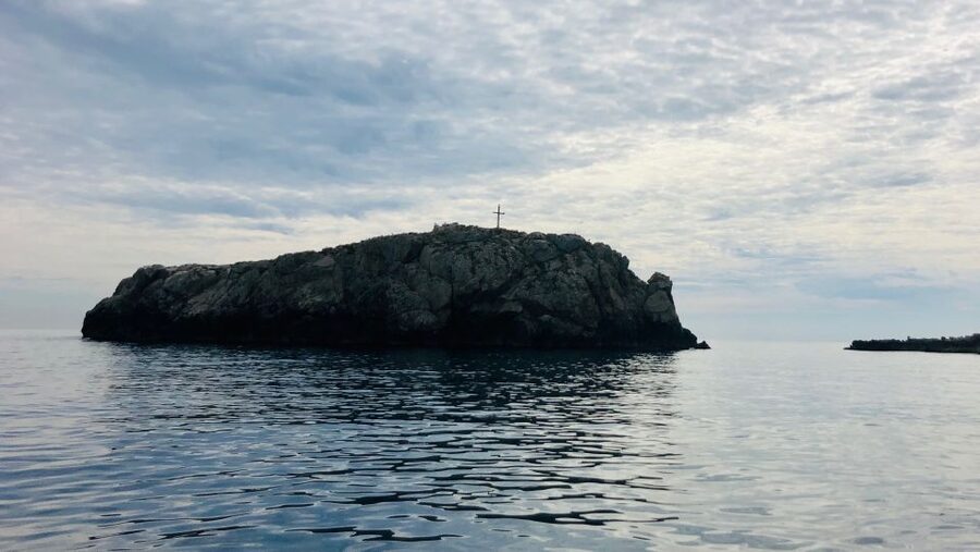 Polignano a Mare: Boat Trip, Swim & Cave with Aperitif - Prosecco, taralli, and the ride back
