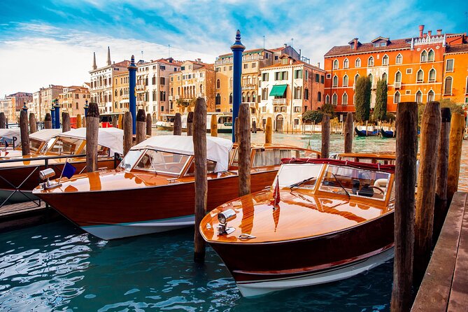 Private Venice 2 hrs Tour: Boat & Walking Tour with food tasting - Cannaregio’s quieter canals
