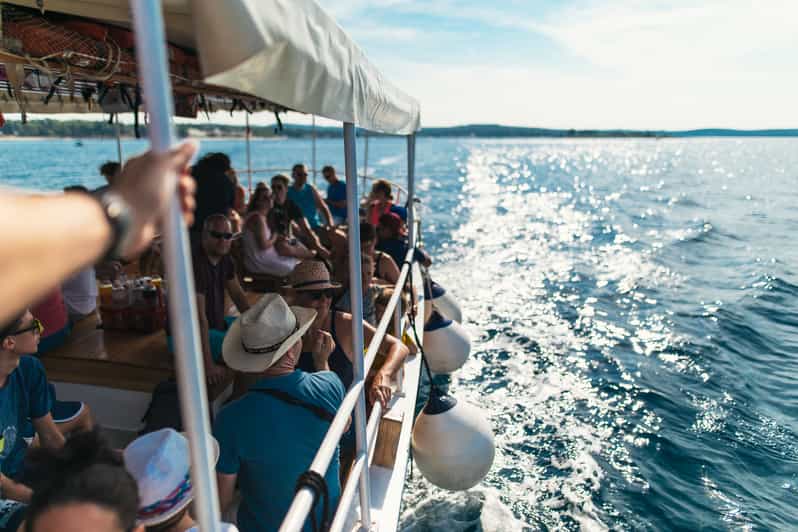 Rovinj: Sunset Cruise with Swim Stop, Drinks, and Fruits - Finding the Villas Rubin dock without confusion