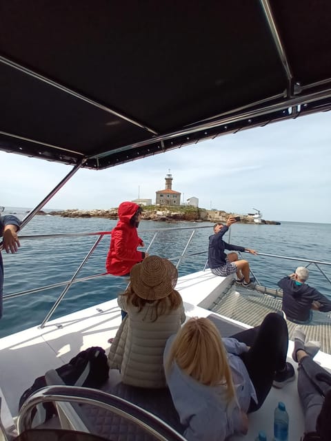 Rovinj: Sunset & dolphin group tours with Catamaran - Comfort, access, and what to bring