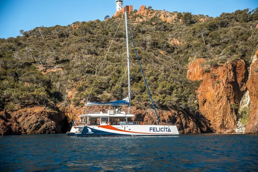 Saint-Raphaël: Golden Island Afternoon Cruise with Drinks - Drinks, snacks, and the afternoon aperitif