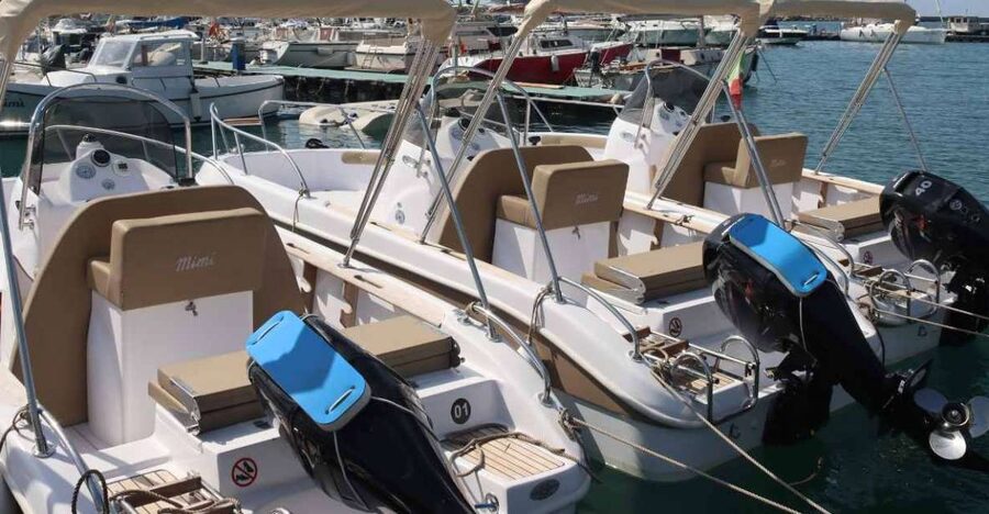 Salerno: Amalfi Coast Boat Rental (License not Required) - Taking the helm from Salerno