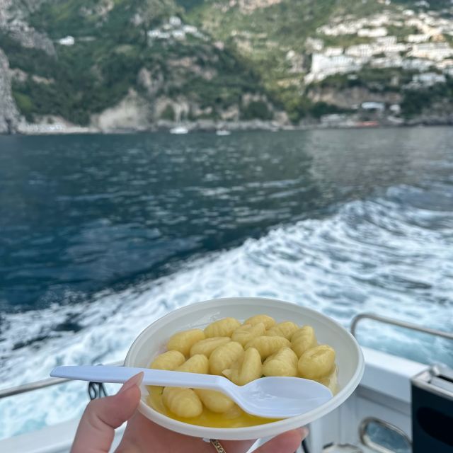 Salerno: Amalfi Coast Cruise with Lunch, Aperitif & Swimming - Pasta lunch with Positano in view