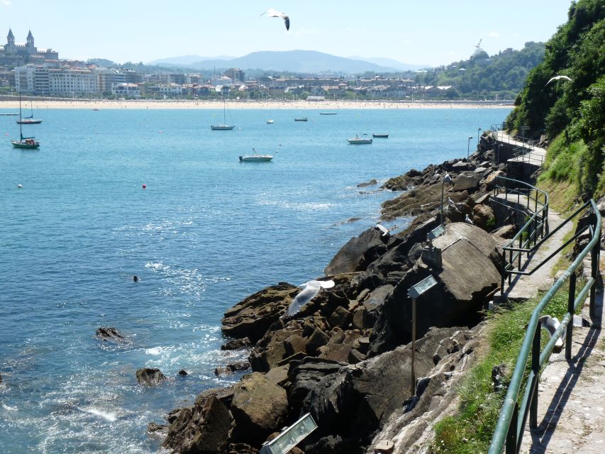 San Sebastian: Boat Tour with Stop at Santa Clara - How long should you stay on Santa Clara?