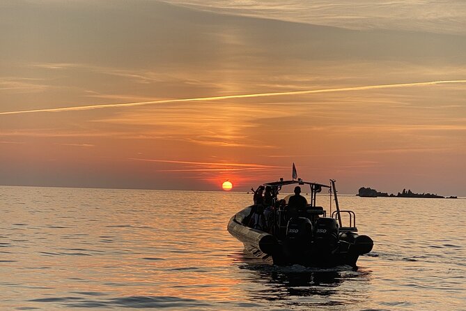 Sanguinaires Islands Sunset Boat Tour - The first 30 minutes: a speedy ride across the water