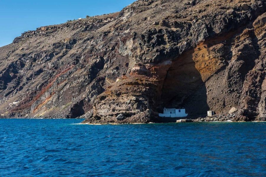 Santorini Port: Cruise to Volcano, Hot Springs & Thirassia - Sailing through the caldera