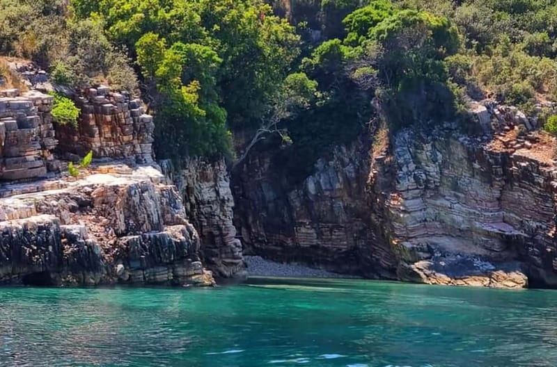 Sarandë: Boat Tour at Kroreza & Hidden Caves with Snorkeling - Swimming at Plazhi i Ushtarit and Qefal