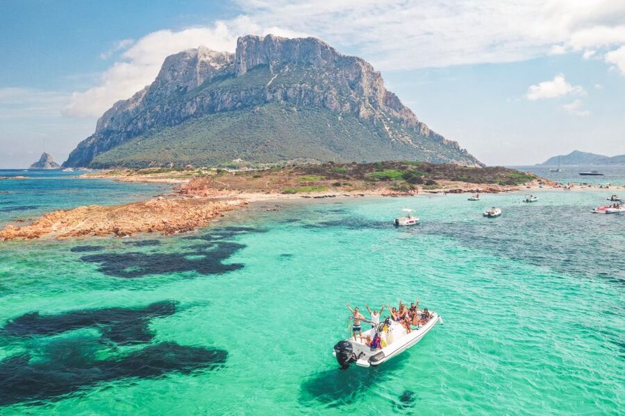 Sardegna: Tavolara Boat Tour with Snorkeling - Spiaggia del Dottore: the first real swim