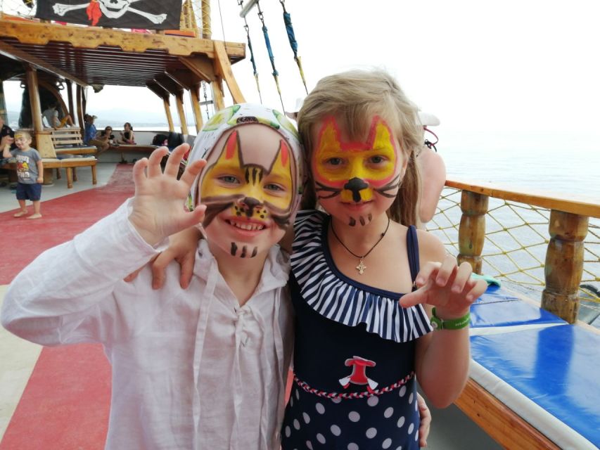 Side: Dolphin Island Boat Tour w/ Lunch & Foam Party - Dolphin Island and the chance of wildlife