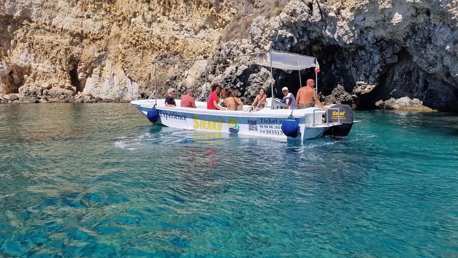 Siracusa: Ortigia & Sea Caves Boat Tour w/ Prosecco & Fruit - Why seeing Ortigia from the sea changes the picture