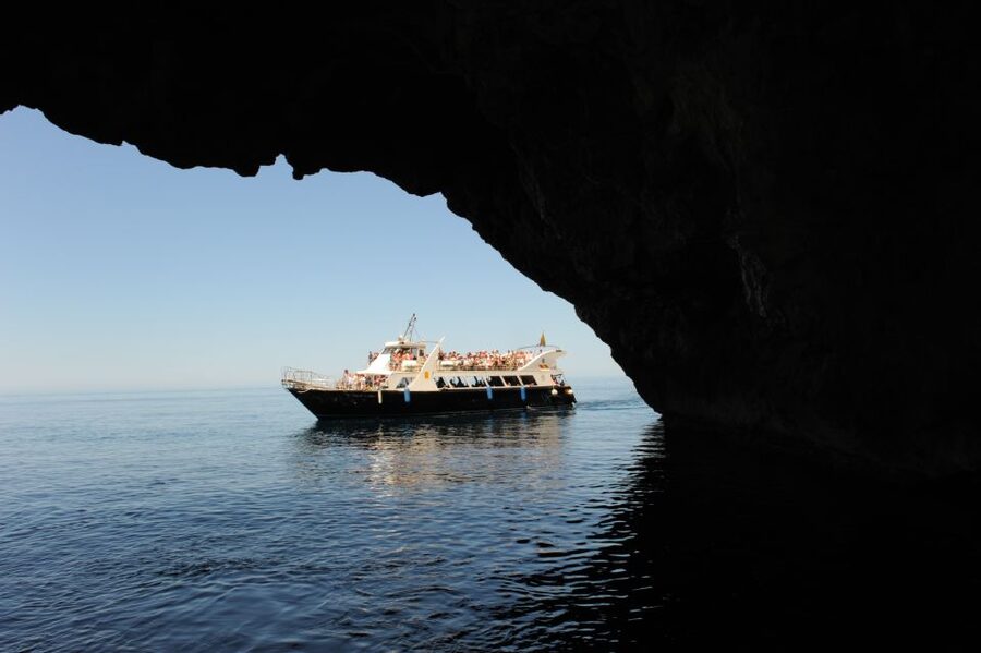 Sóller: Boat Trip to Sa Calobra and Torrent de Pareis - Walking into the Torrent de Pareis