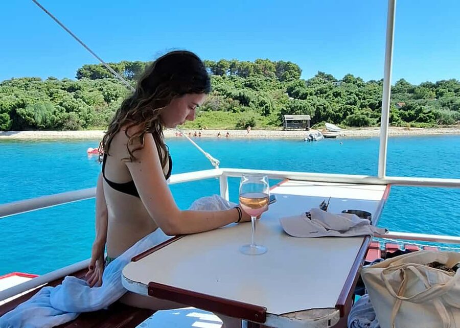 Split: 3 Island & Blue Lagoon Cruise with Lunch & Drinks - What the food and drink package is really worth