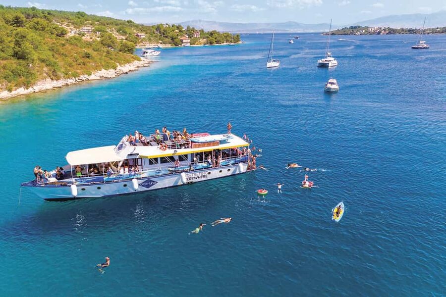 Split: Blue Lagoon 3 Islands All-Inclusive Cruise with Lunch - A relaxed way to see three Adriatic stops