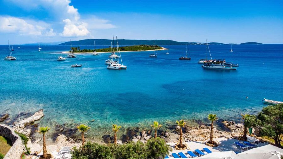 Split: Blue Lagoon 3 Islands All-Inclusive Cruise with Lunch - Starting early at Split Port