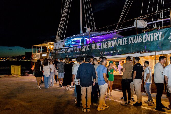 Split: Night Boat Party with DJ, Free Shots & After-Party - Key points to know before you book