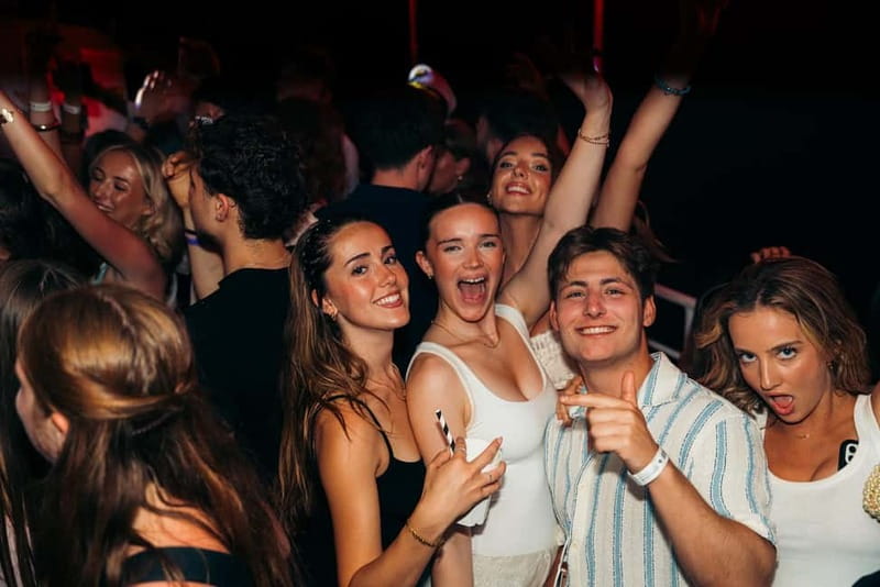 Split: Night Boat Party with Free Shots, Dj and After Party - Who will enjoy this night most