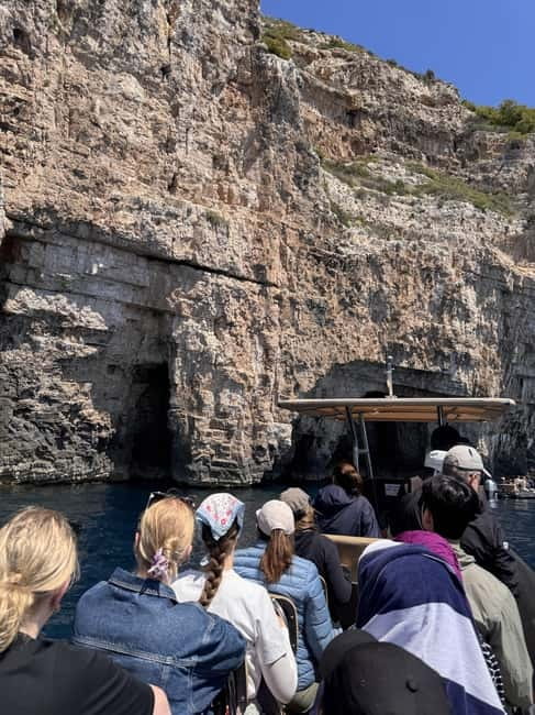Split/Podstrana: Blue Cave, Hvar & 6 Islands Speedboat Trip - Limestone caves and Stiniva Cove