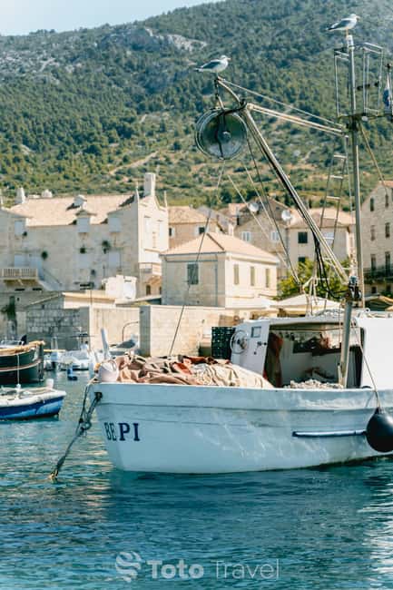 Split/Podstrana: Blue Cave, Hvar & 6 Islands Speedboat Trip - One hour around the Pakleni Islands