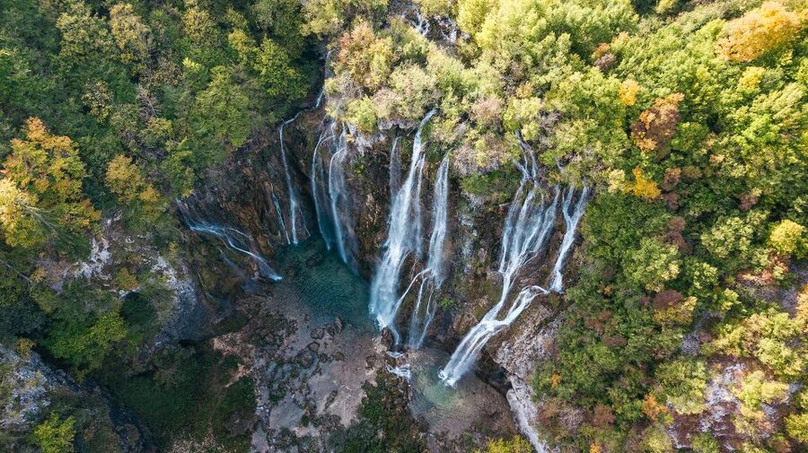 Split: Self-Guided Plitvice Lakes Day Tour with Boat Ride - What the self-guided format is really like