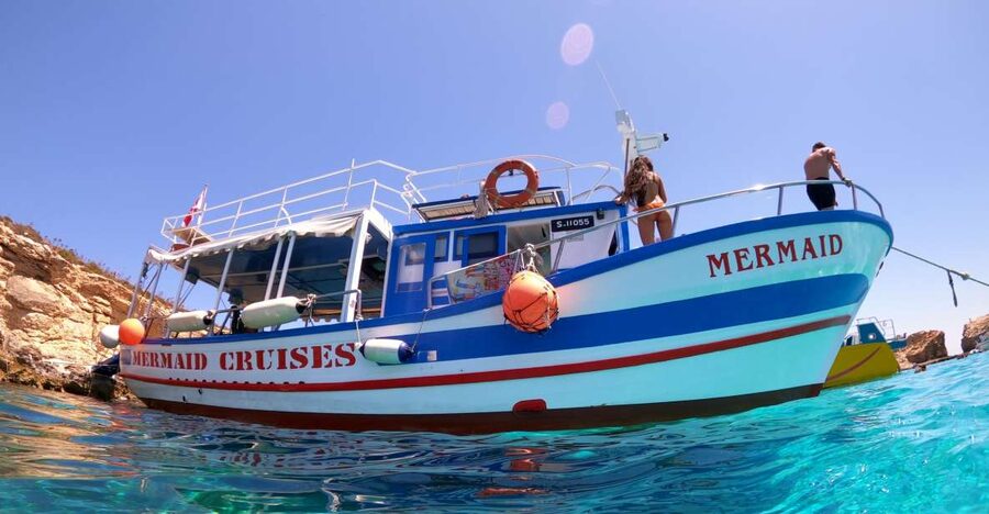 St Paul's Bay: Comino, Blue Lagoon, Gozo, & Caves Boat Tour - One hour at Comino’s Blue Lagoon