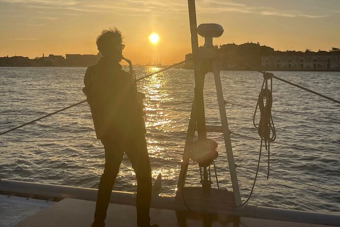 Sunset Jazz Catamaran Cruise with Aperitivo and Live Saxophone - A spacious boat with room for the sunset