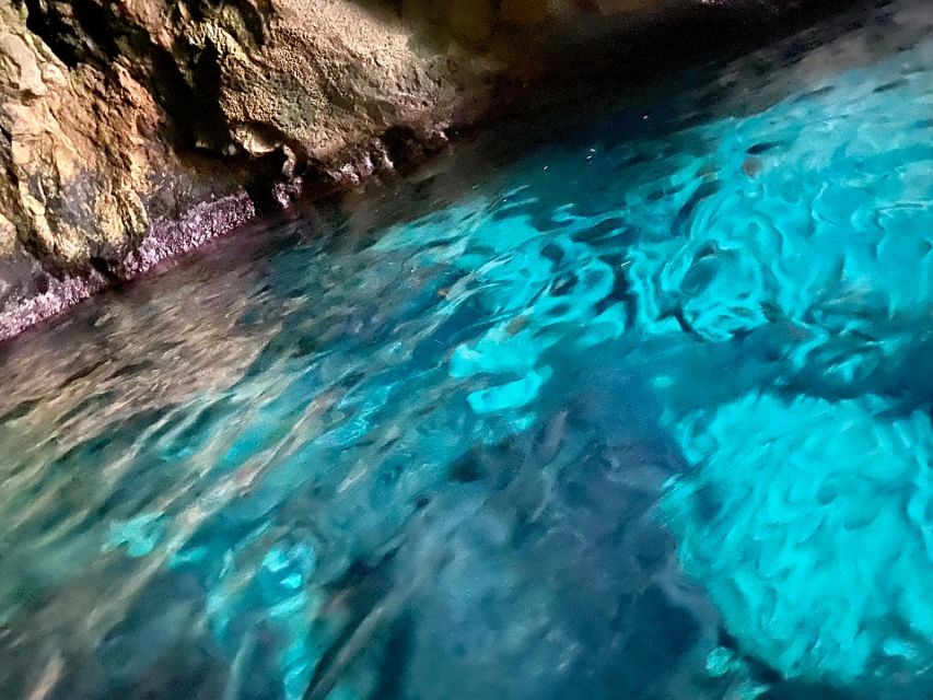 Syracuse: Boat Trip of Ortigia Island and Sea Caves - The small port and Ortigia canal