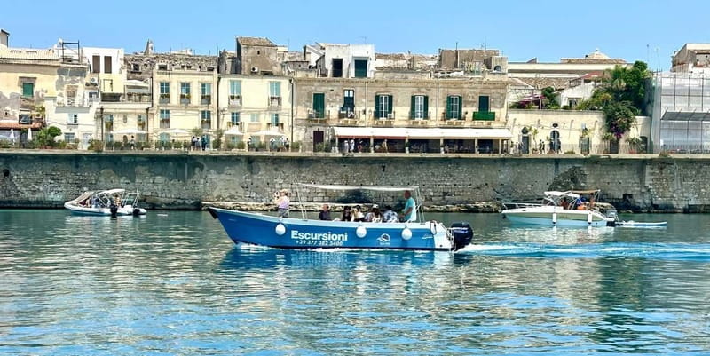 Syracuse: Ortigia Island & Sea Cave Boat Tour with Prosecco - Why Ortigia looks better from a small boat
