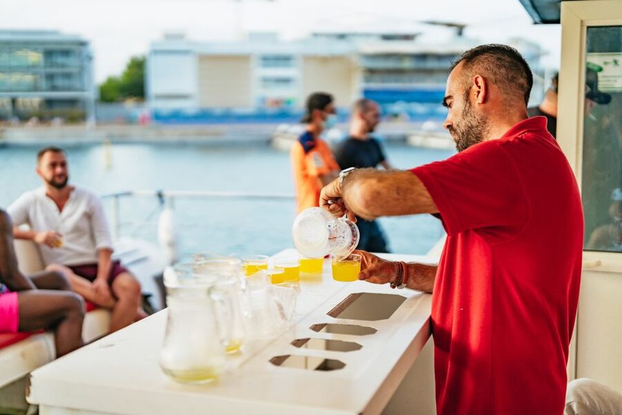 Valencia: Sunset or Daytime Catamaran Cruise with Drink - Weather, Waves, and What to Wear