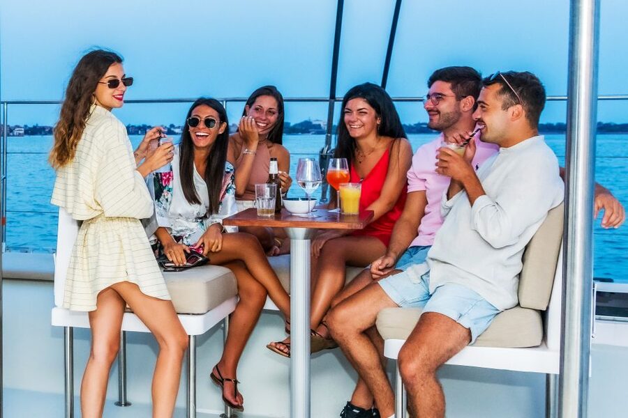 Venice: Catamaran Sunset Jazz Cruise with Aperitivo - Andreas and the personal welcome