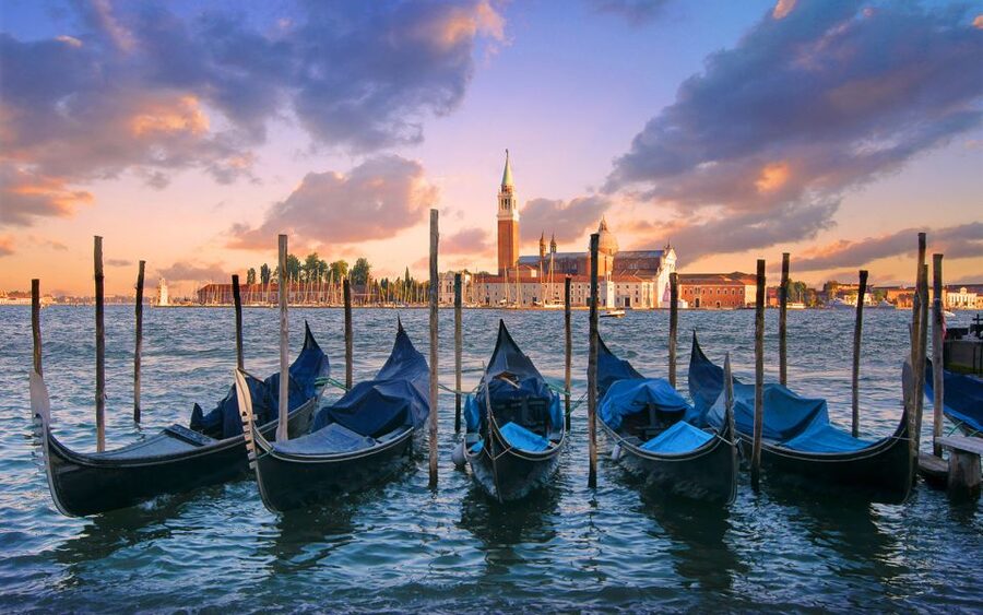 Venice: Private Gondola Cruise for up to 5 Passengers - Who will enjoy this Venice gondola ride?