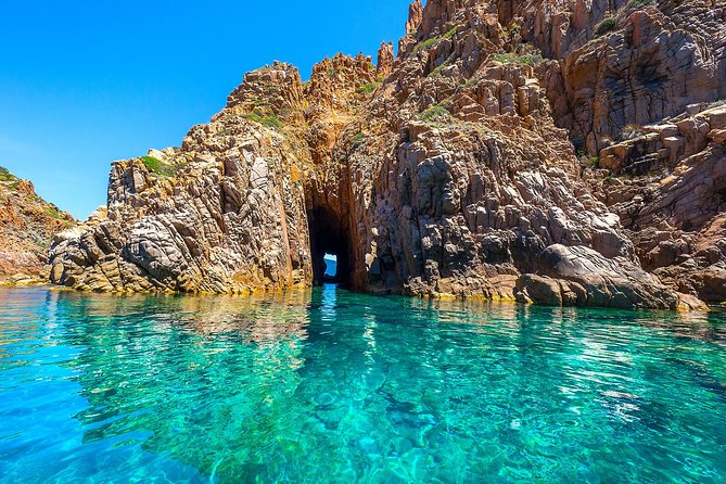 Visit Scandola, the creeks of Piana by boat - Entering the Scandola Reserve