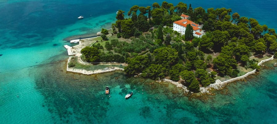 Zadar: 3 Islands Luxury Boat Tour with Aperol Spritz - Leaving Zadar for the islands