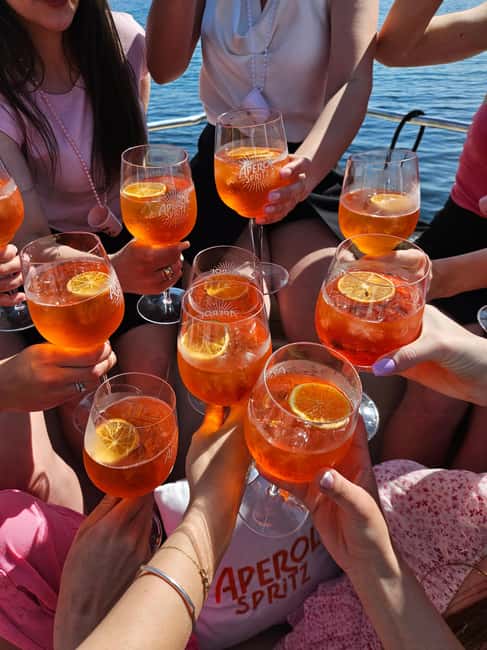 Zadar: 3 Islands Luxury Boat Tour with Aperol Spritz - Getting to the Molo meeting point