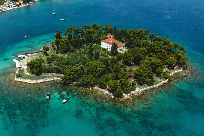 Zadar: 3 Islands Luxury Boat Tour with Aperol Spritz & Snorkeling - Ošljak village and its small-scale charm