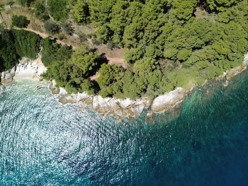 Zadar: 3 Islands Speedboat Tour with Drinks and Diving - What the small boat changes