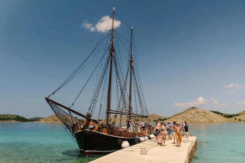 Zadar: Boat Tour with Unlimited Wine & 3 Stops - Key points at a glance