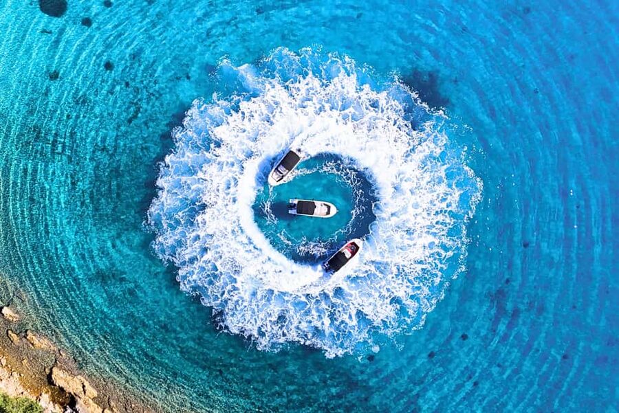 Zadar: Original Island-Hopping Speedboat Tour - Preko and the short walk ashore